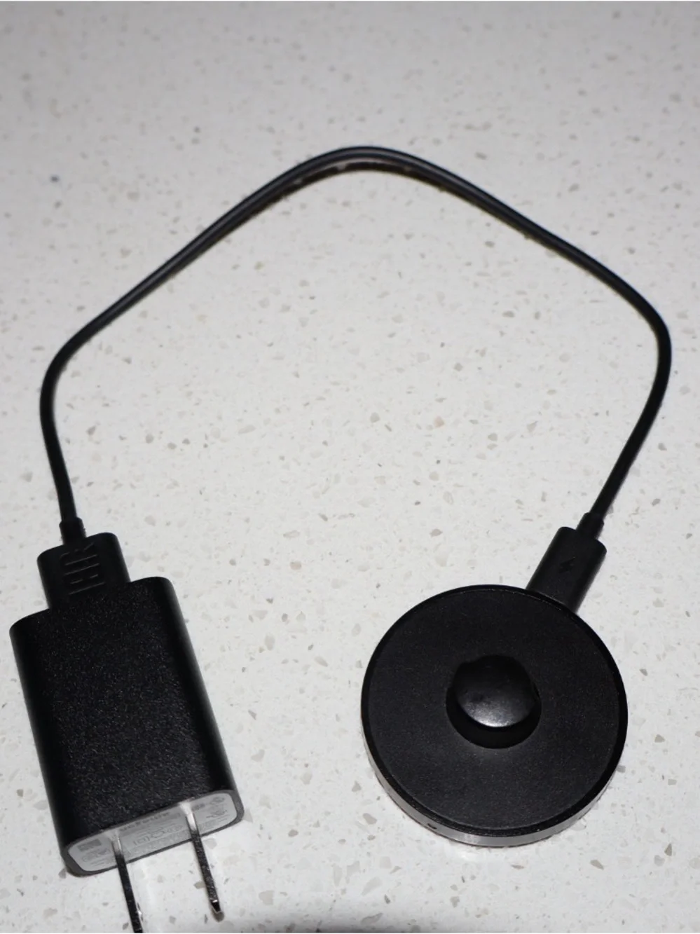 Oura Silver Smart Ring and Charger